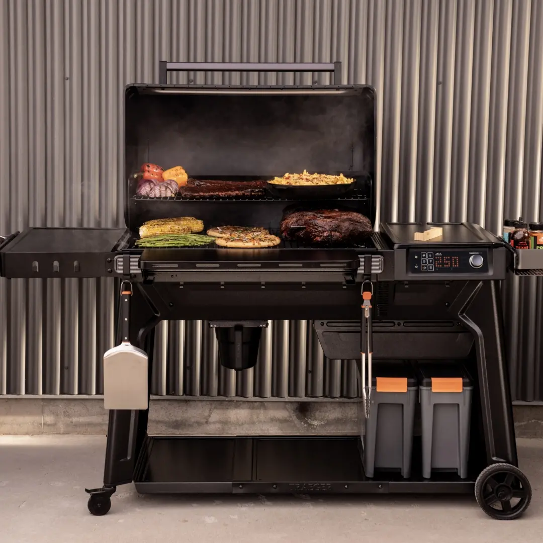 TFB97JLH Traeger Woodridge Pro Wood Pellet Grill-2