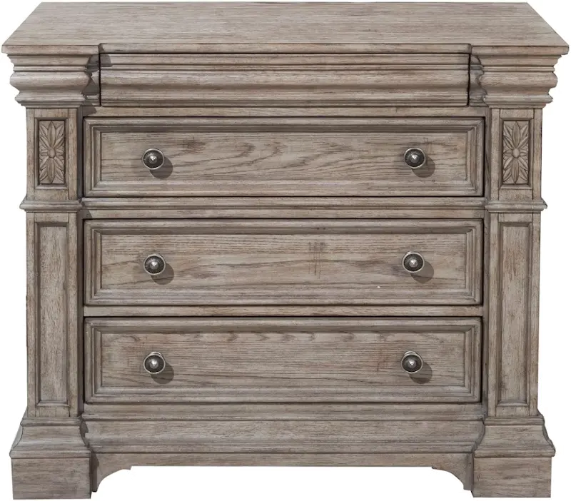 Kingsbury Gray 4-Drawer Bachelor's Chest
