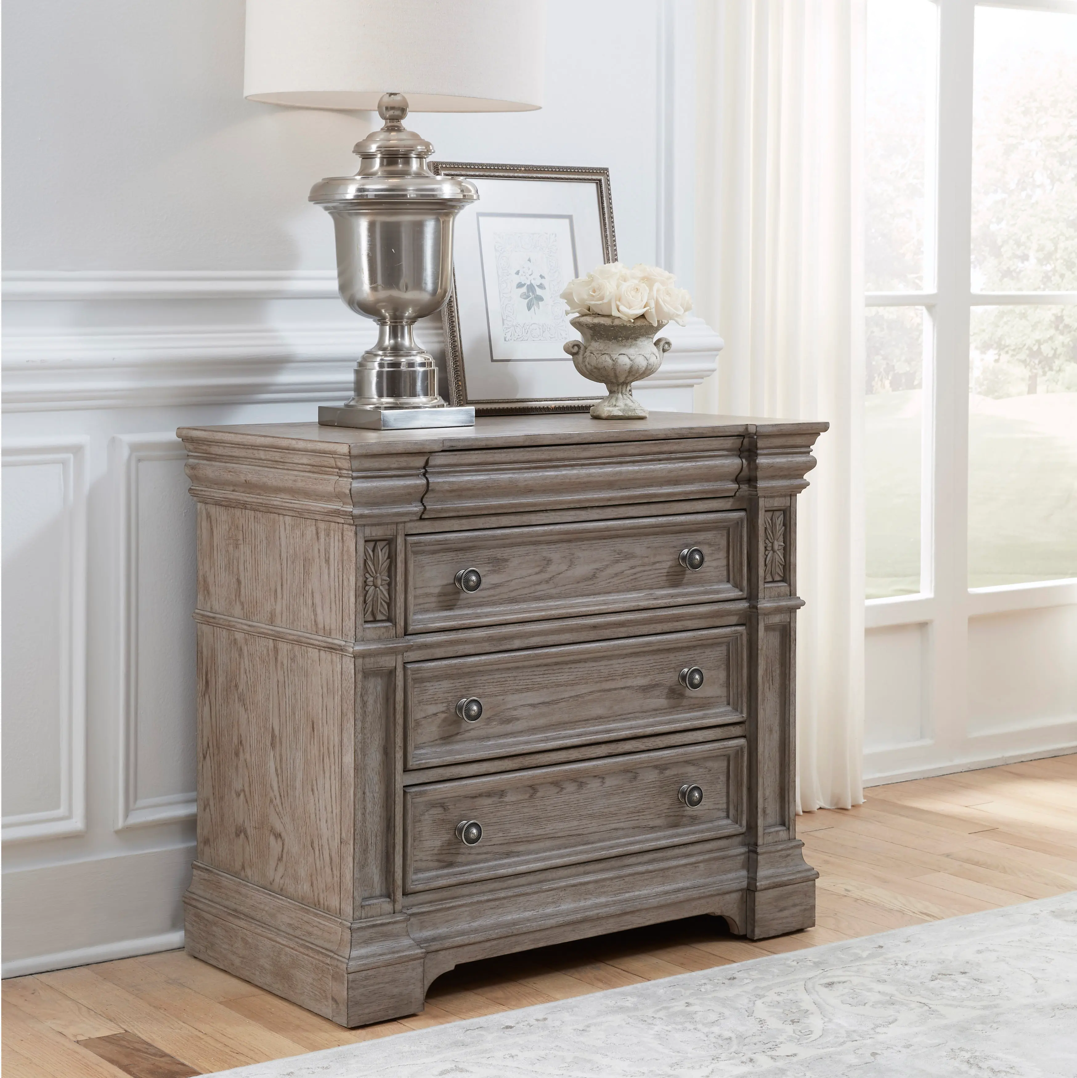 Kingsbury Gray 4-Drawer Bachelor's Chest-2