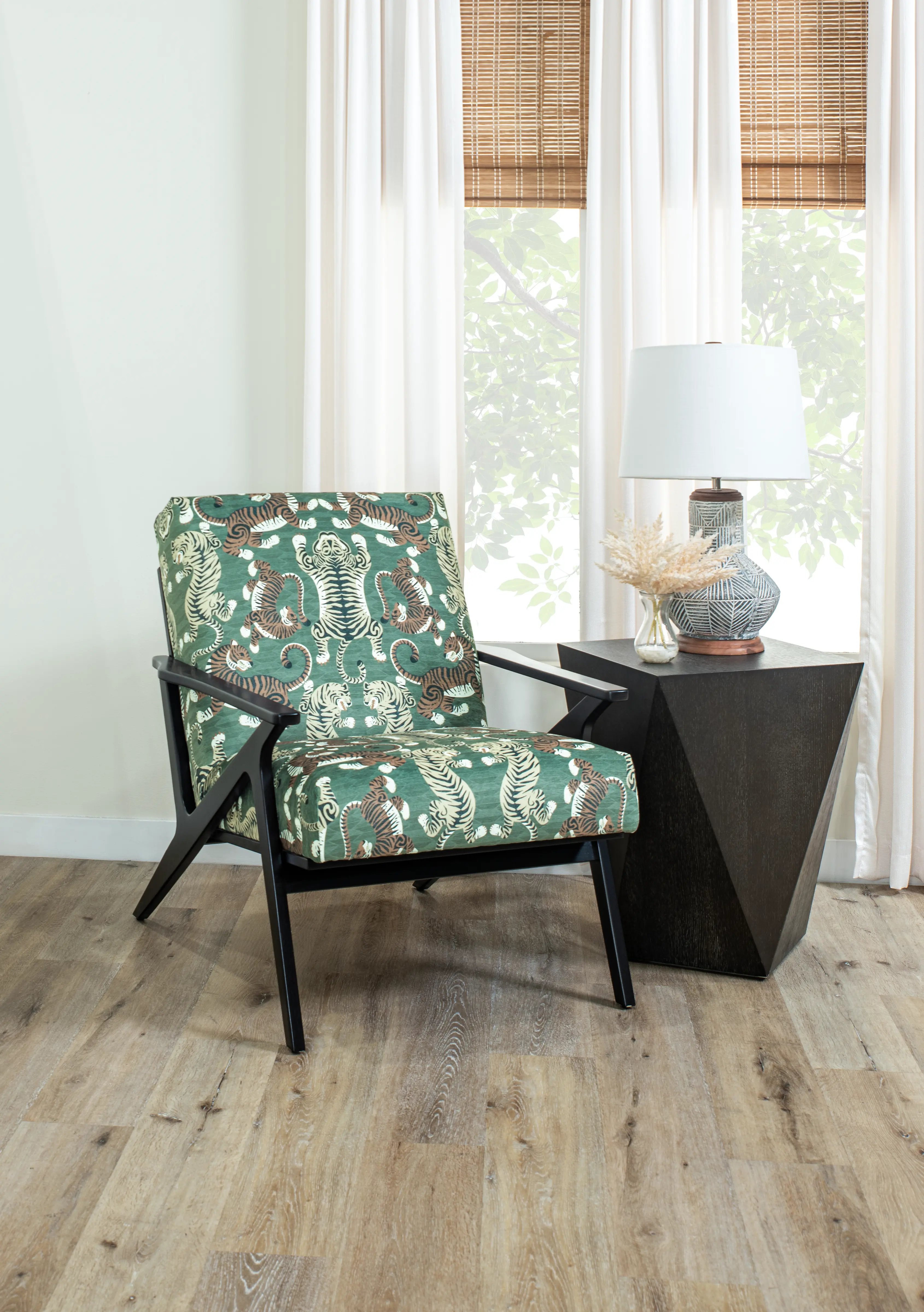 Zelda Black Chair-2