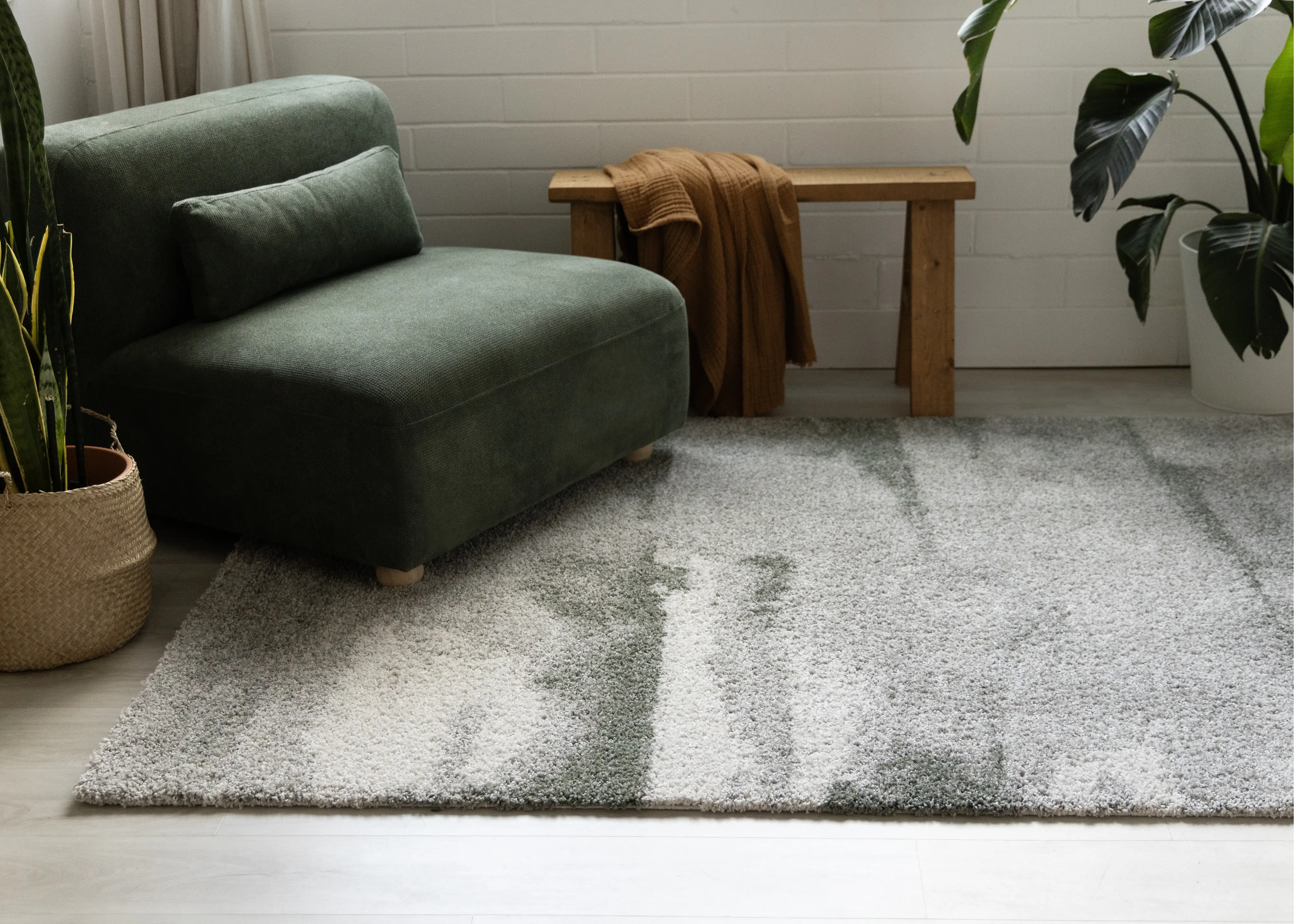 Mora 5 x 8 Gray and Green Area Rug-5