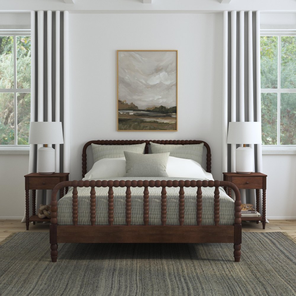 Spindle Queen Mahogany Bed and Nightstands