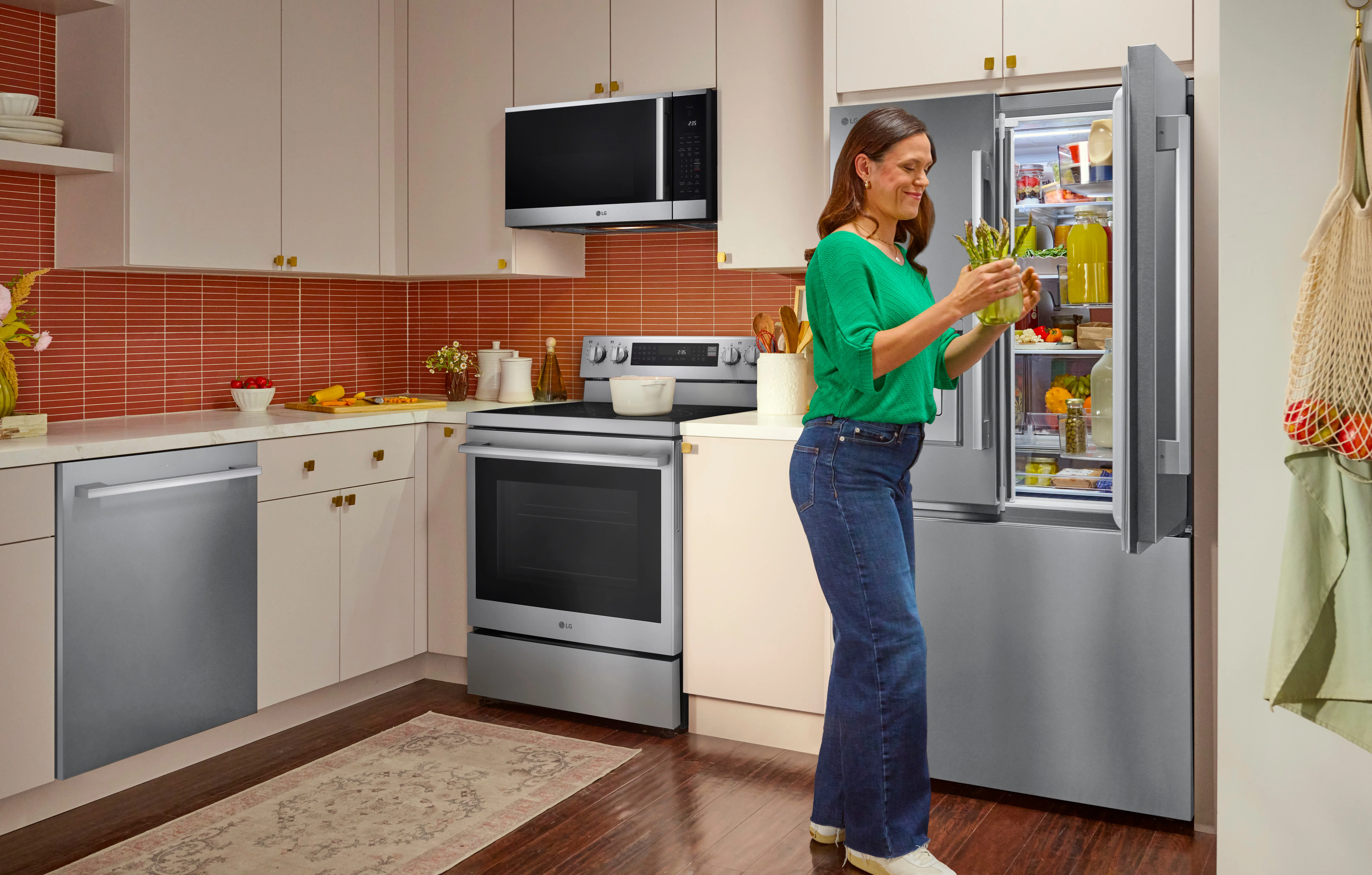 MVEM1825X LG 1.8 cu ft Over the Range Microwave - Stainless Steel-4