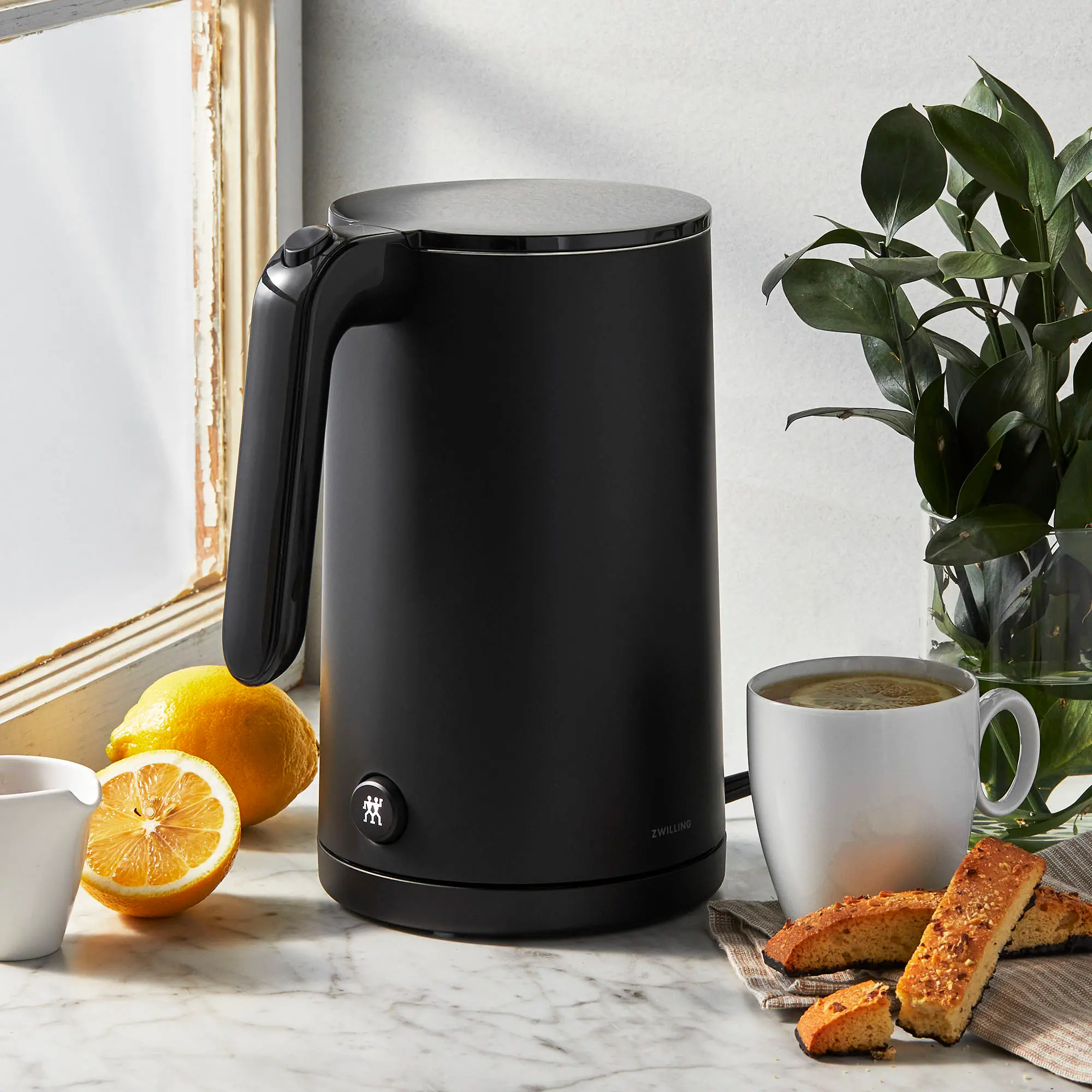 ZWILLING Enfinigy Black Cool Touch 1-Liter Electric Tea Kettle-3