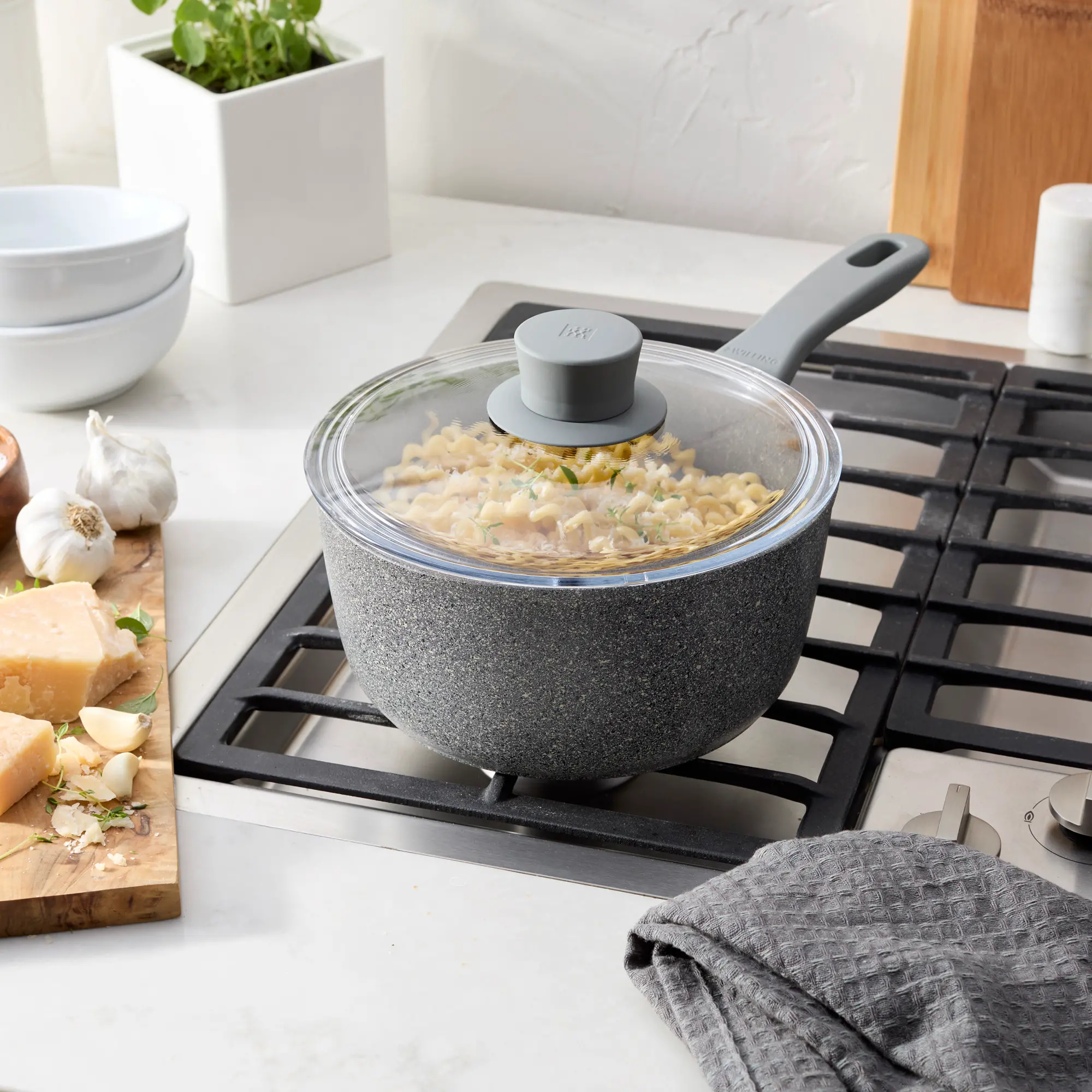 ZWILLING Parma Plus 2.9-qt Aluminum Nonstick Saucepan with Lid-3