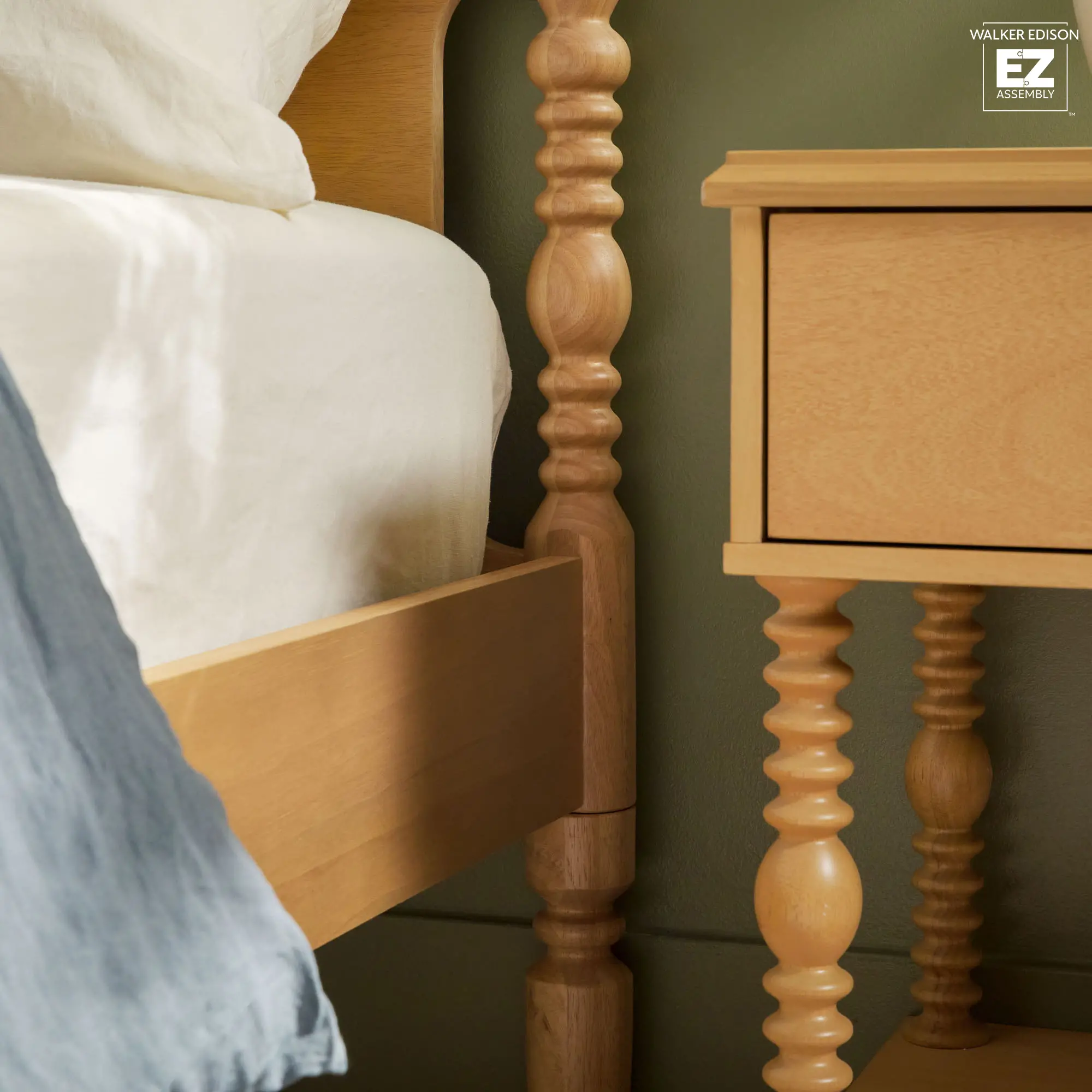 WEVIV03QB2NA1 Vivienne Natural Wood Queen Spindle Post Bed-6
