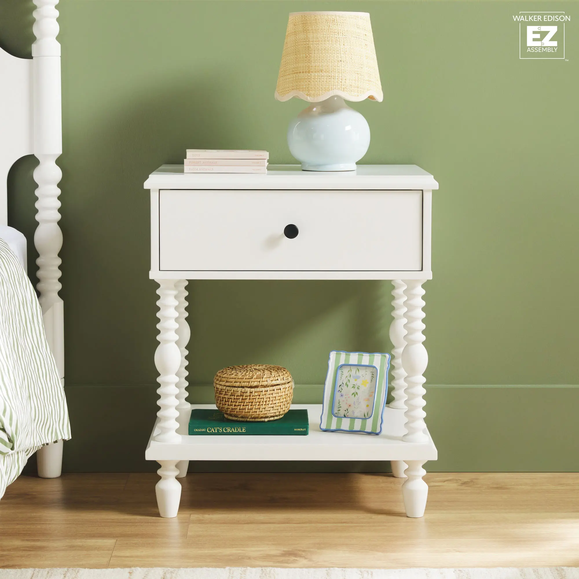 WEVIV011D2WH1 Vivienne White Wood Spindle 1-Drawer Nightstand-4
