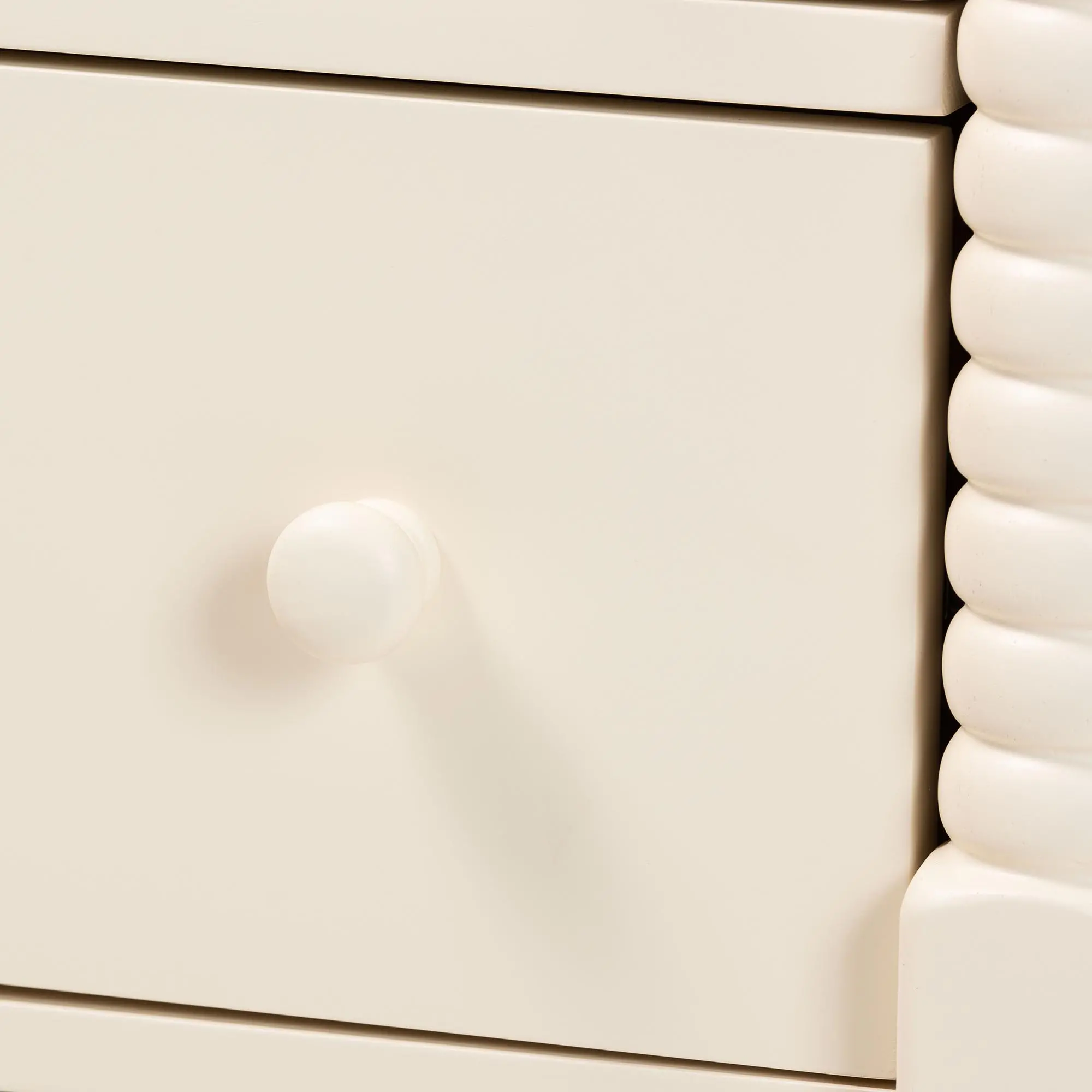 258-14249-RCW Welsh Ivory Spindle Wood 7-Drawer Dresser-7