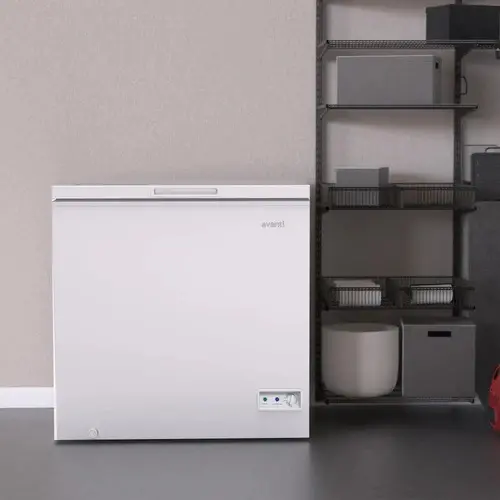 CF7F0W Avanti 7.0 Cu. Ft. Garage Ready Convertible Chest Freezer with Adjustable Temperature Control – White-7