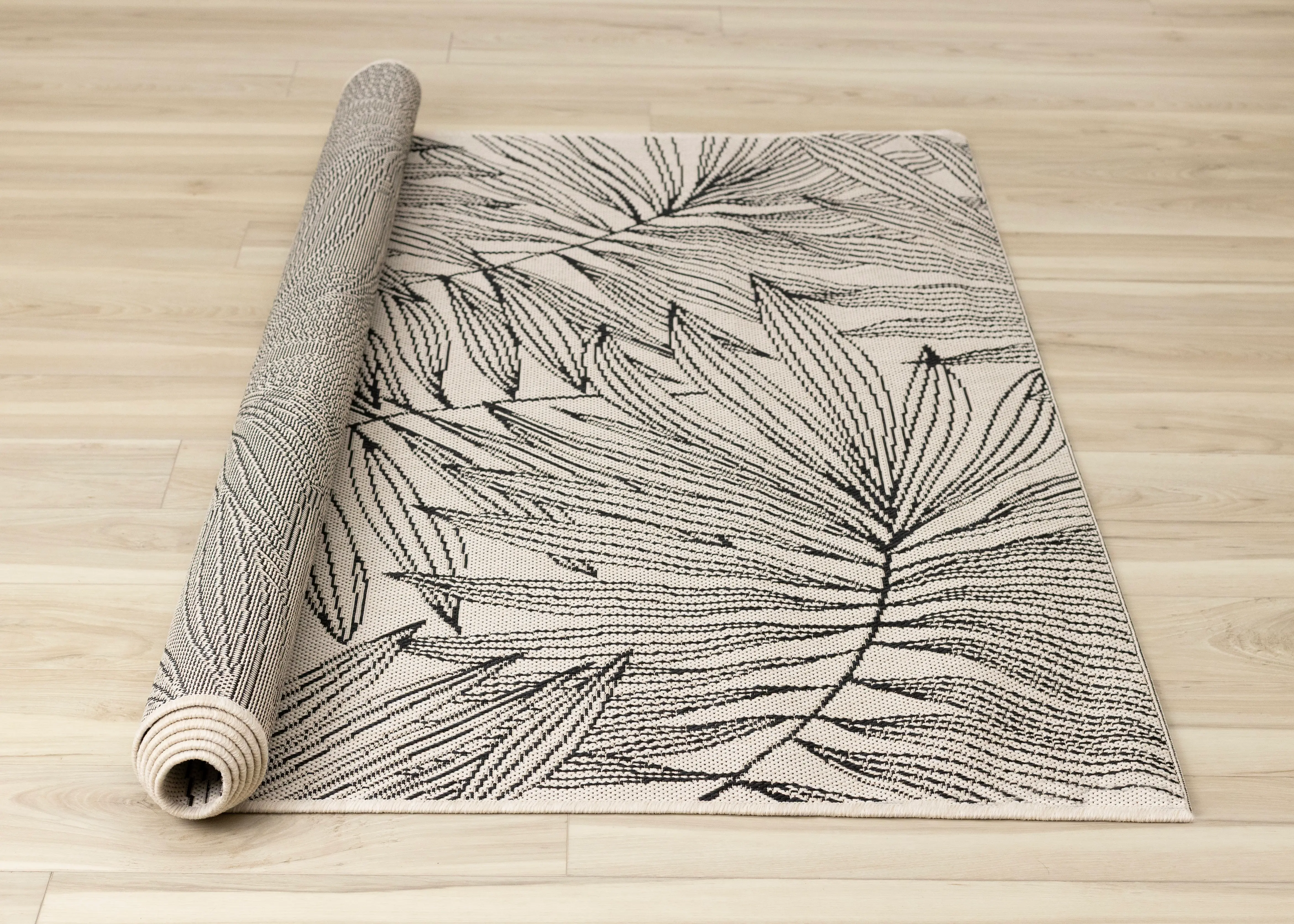 Jasper 5 x 8 Black and White Foliage Outdoor Area Rug-8