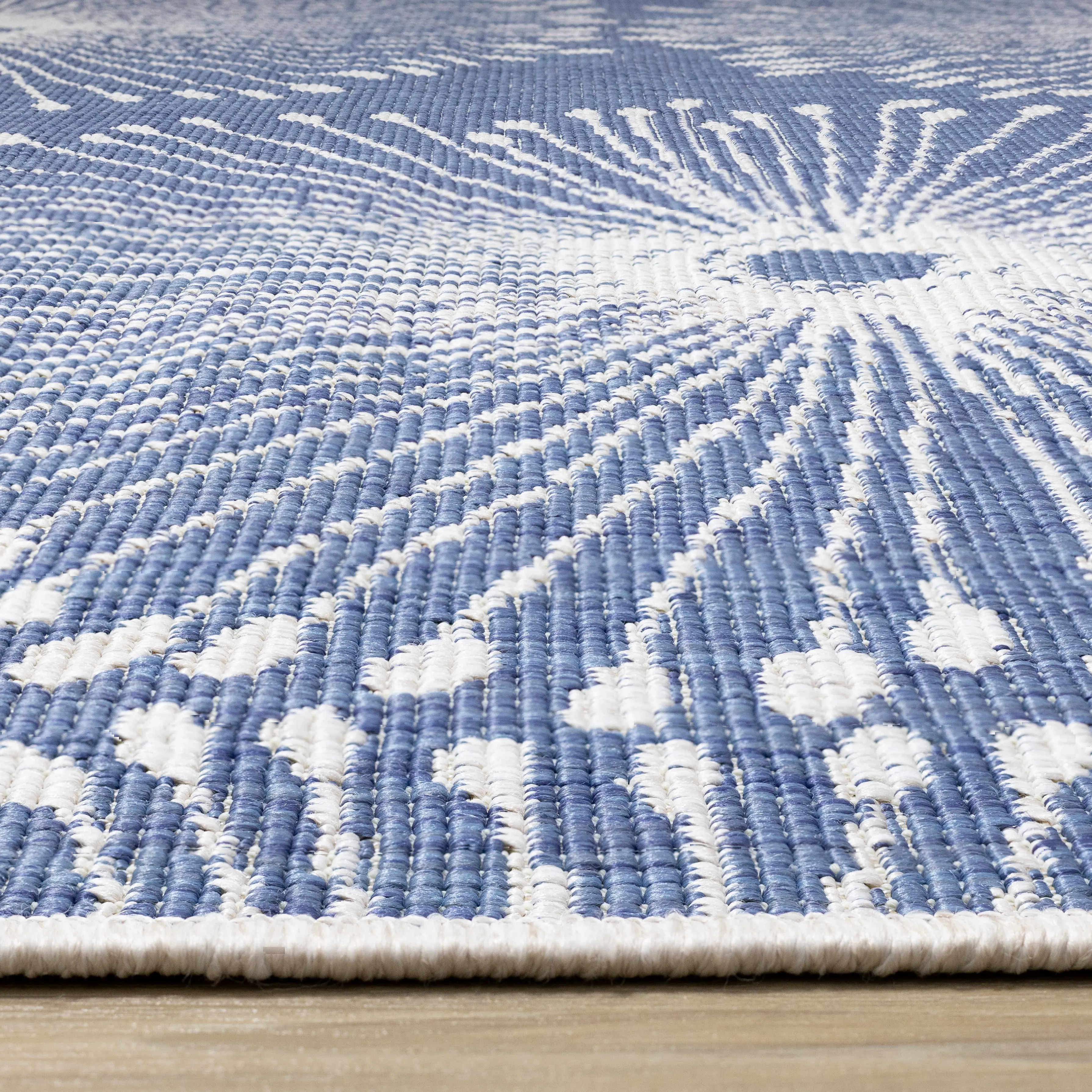 Bristol 5 x 8 Blue and White Dandelion Wish Reversible Indoor-Outdoor Area Rug-5