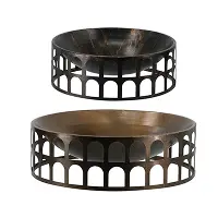 Unicas Medium Gold and Black Round Iron Tray