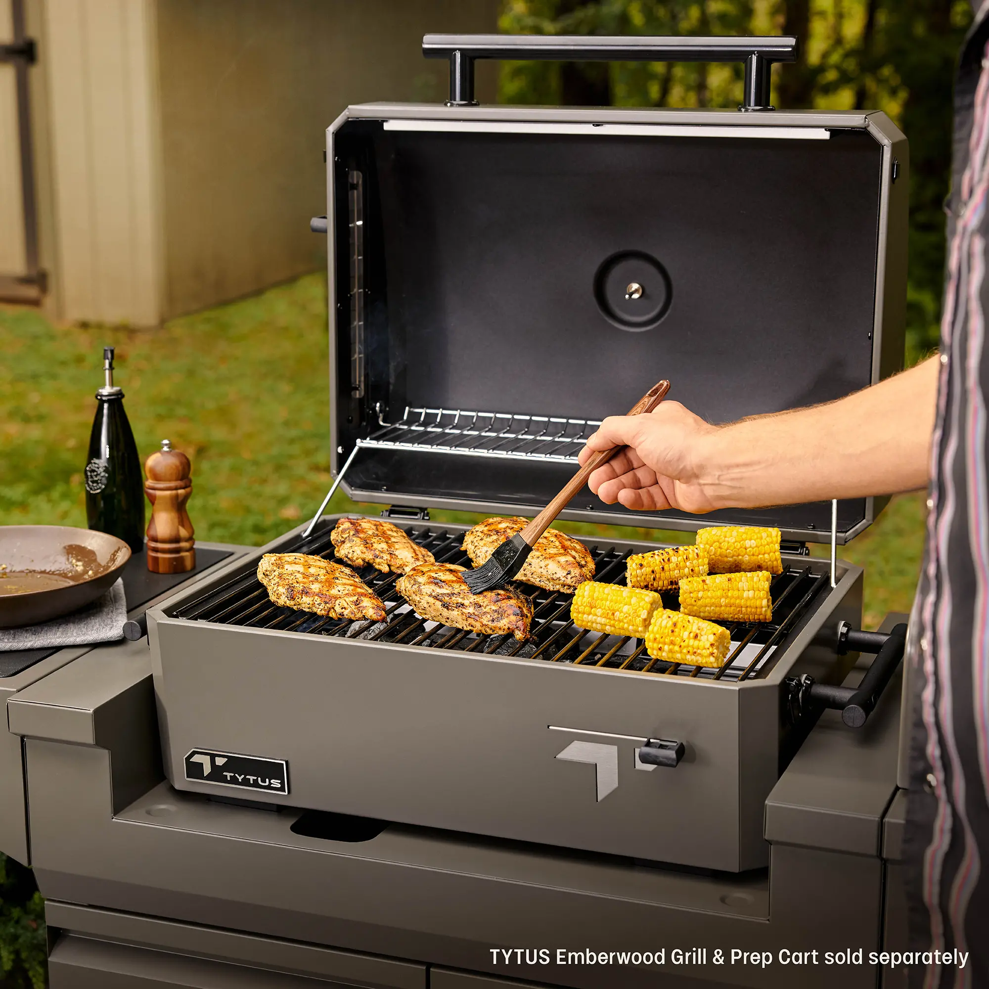 TDT-GHS-CHAR Tytus Emberwood Charcoal Grill-2