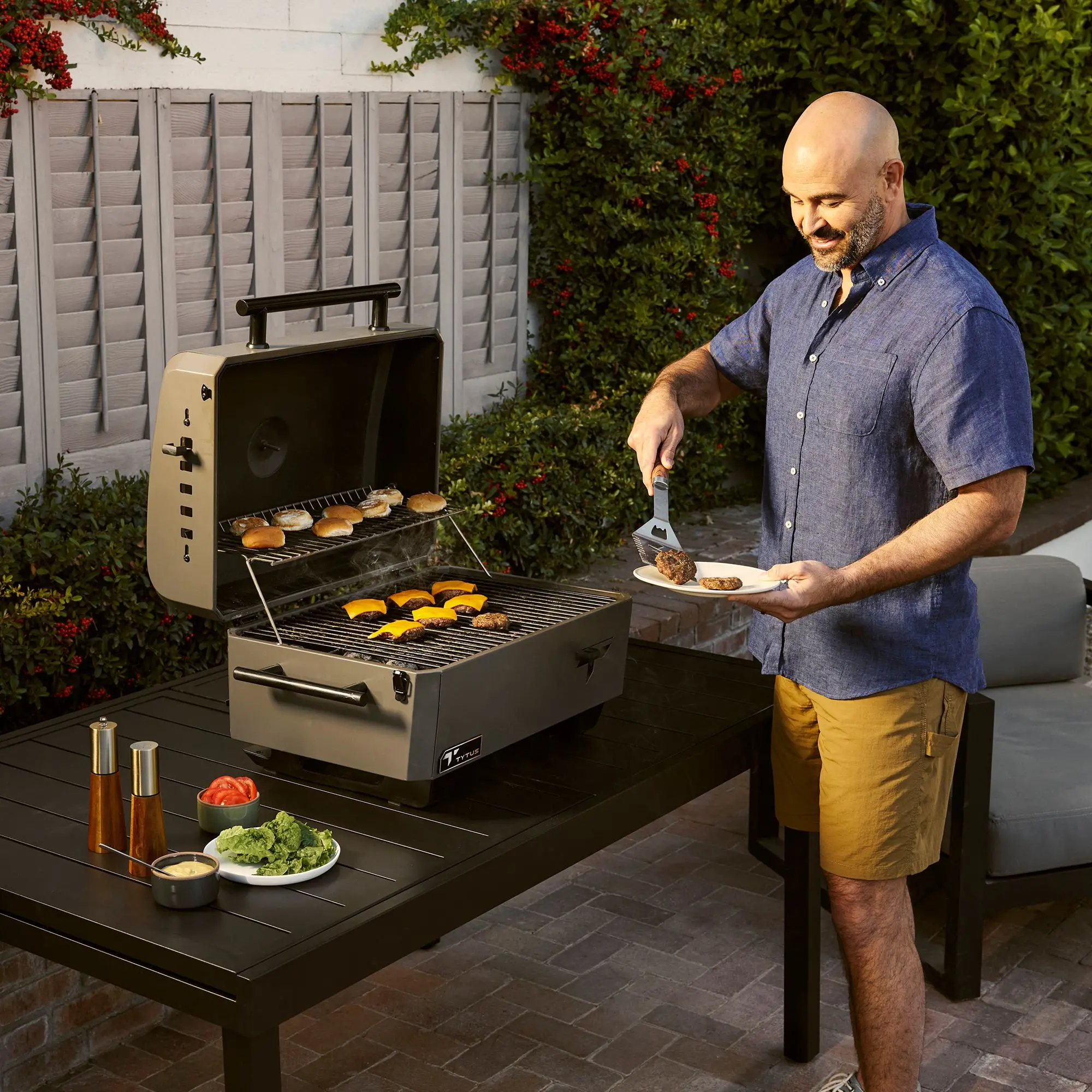 TDT-GHS-CHAR Tytus Emberwood Charcoal Grill-4
