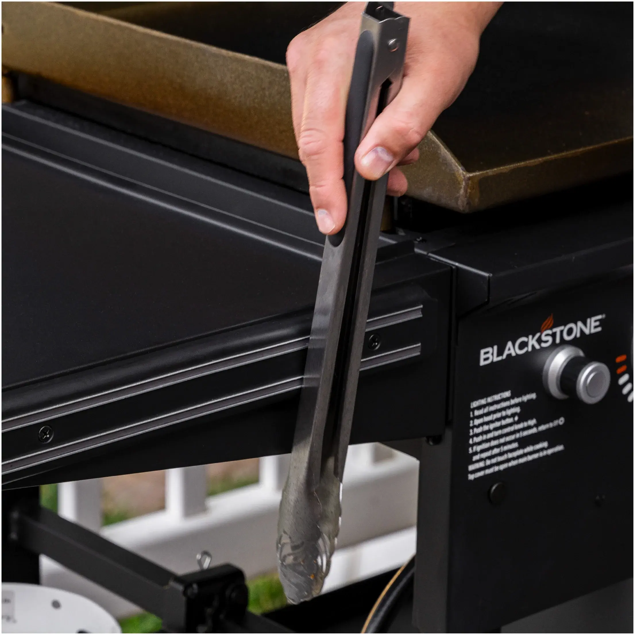 2403 Blackstone 28  XL 3 Burner Omnivore Griddle with Hood-7