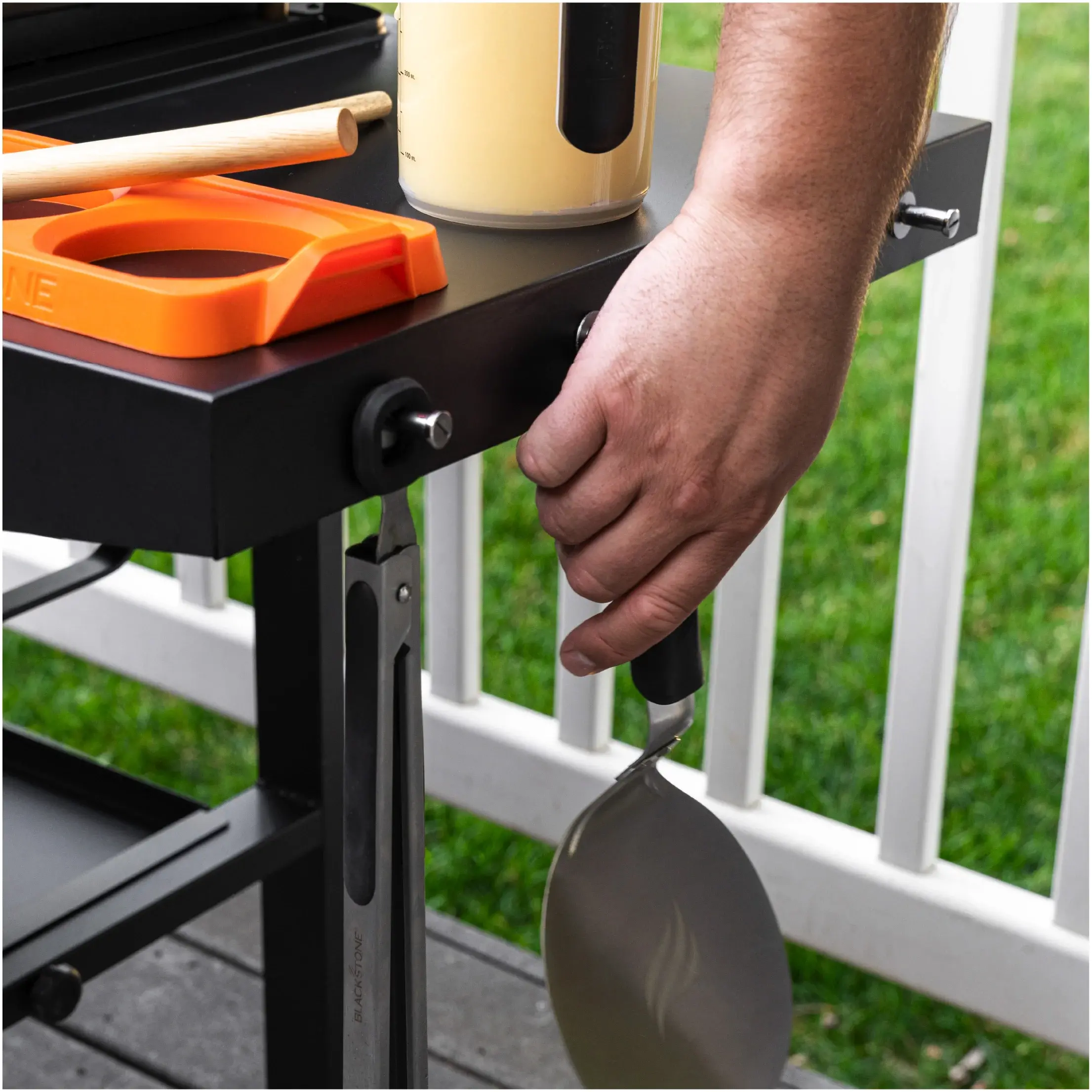2403 Blackstone 28  XL 3 Burner Omnivore Griddle with Hood-8