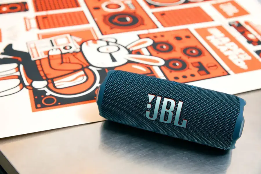 JBLFLIP7BLKAM JBL FLIP7 Portable Waterproof Wireless Speaker - Black-9