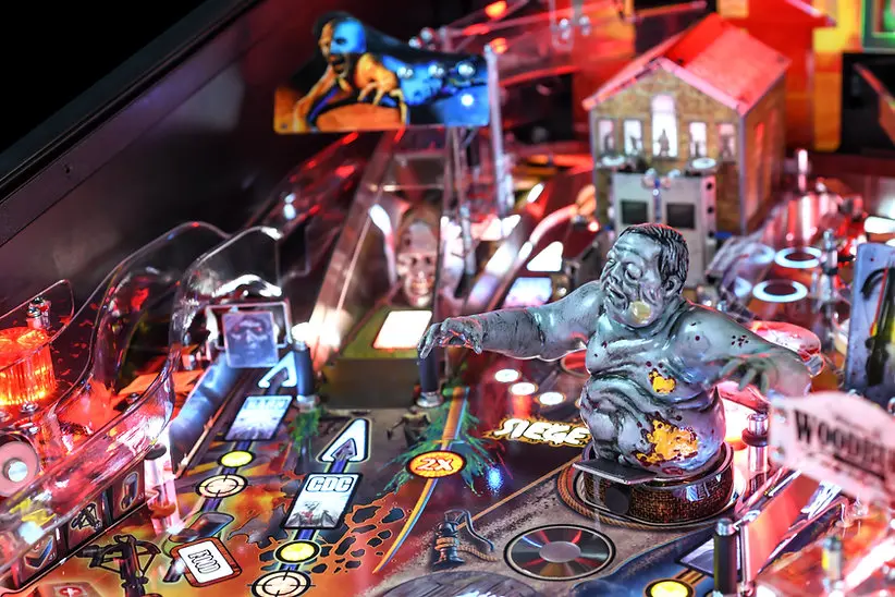 500-55AN-11 Stern Pinball The Walking Dead Remastered Premium Pinball Machine-7