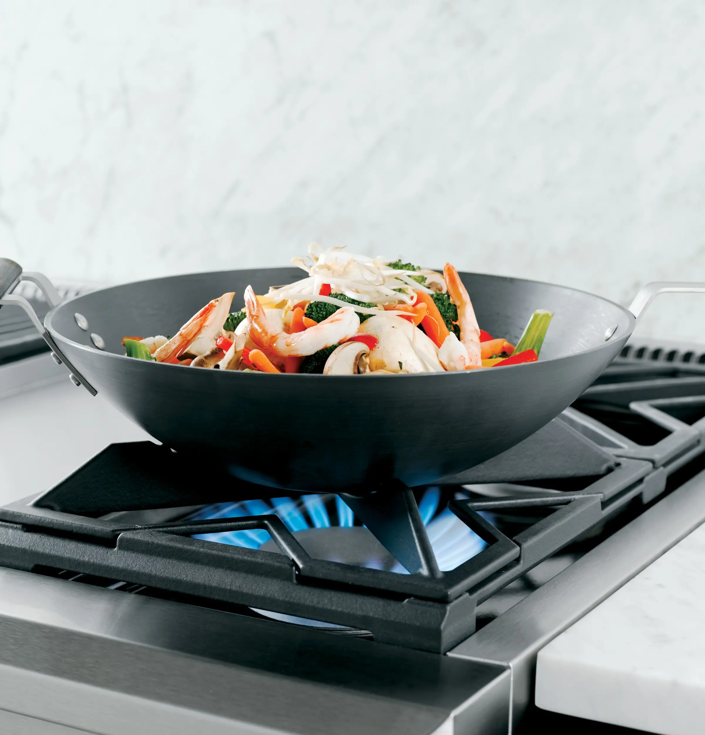 ZGU364NDPSS Monogram 36 Inch Professional Gas Rangetop with 4 Burners and Griddle (Natural Gas)-5