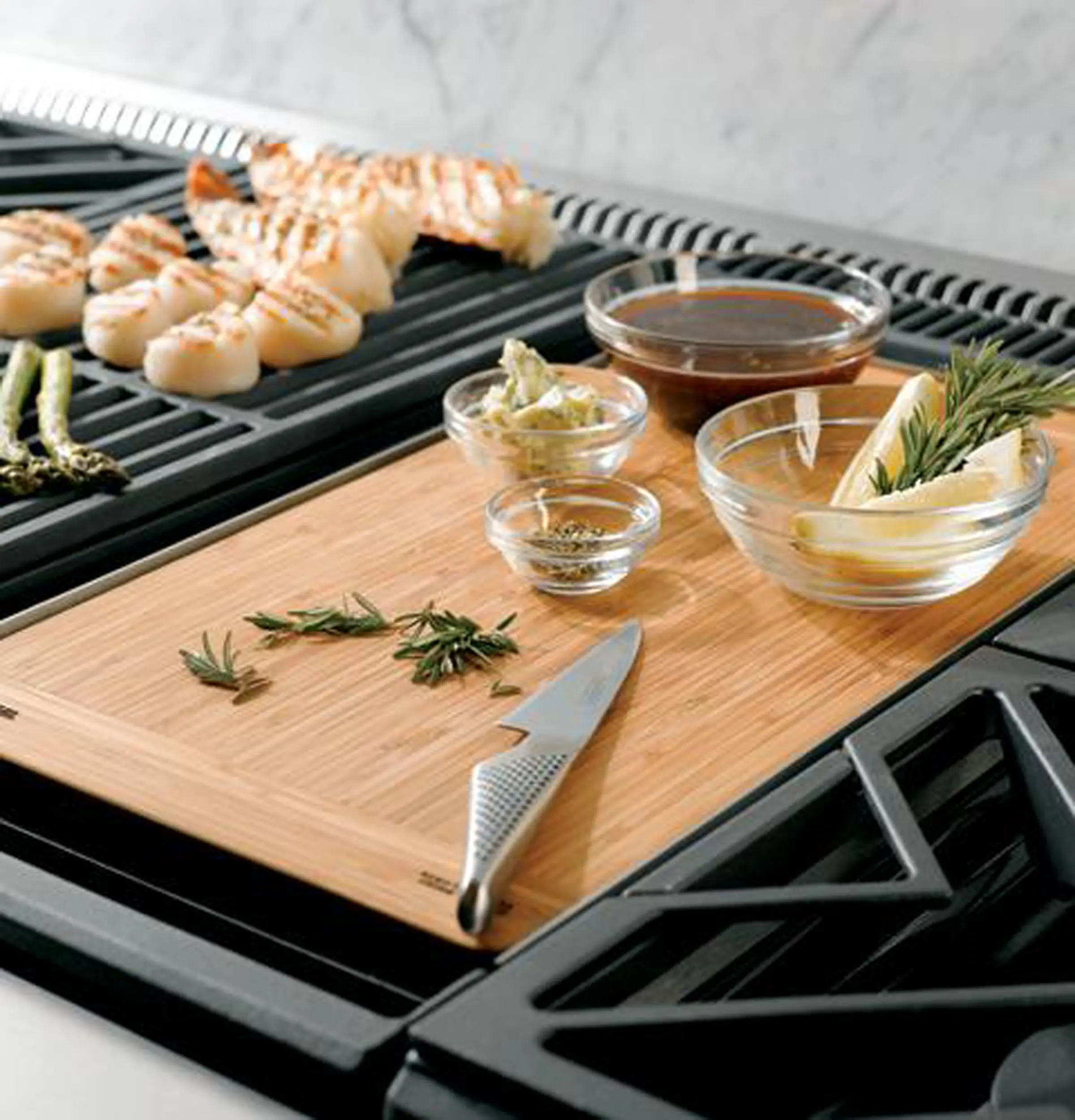 ZGU364NDPSS Monogram 36 Inch Professional Gas Rangetop with 4 Burners and Griddle (Natural Gas)-6