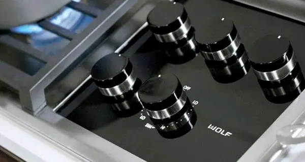 CG365T/S Wolf 36 Inch Transitional Gas Cooktop - Stainless Steel and Black-3