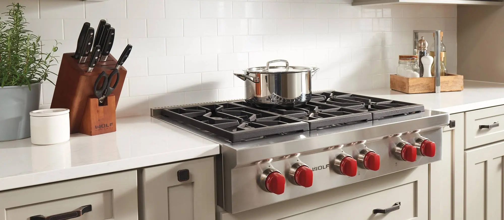 SRT366 Wolf 36 Inch Sealed Burner Gas Rangetop with Six Burners - Stainless Steel-2